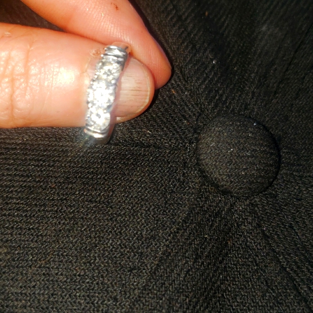 14k gold wedding band with 2c diamonds size 6 1/2 beautiful almost brand new